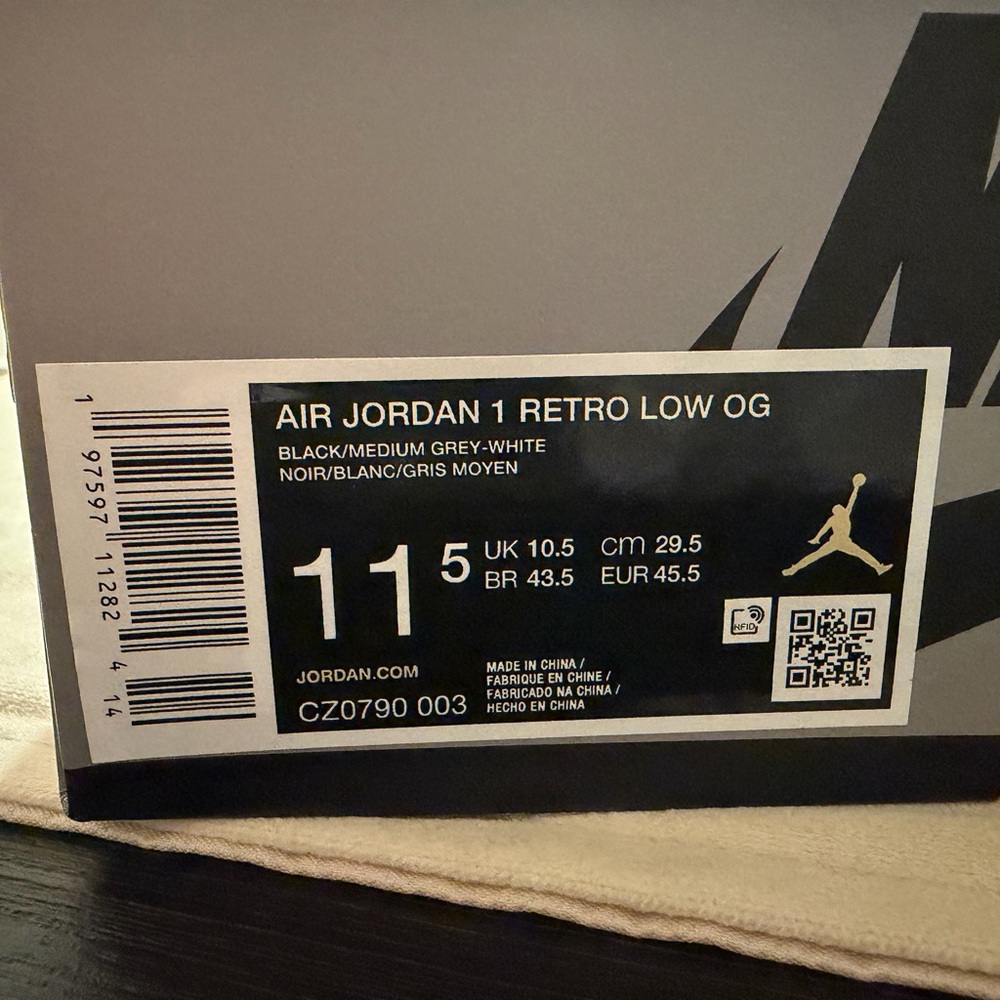 Nike Men's Black and Gray Air Jordan 1 Retro Low size 11.5 - Picture 6 of 6